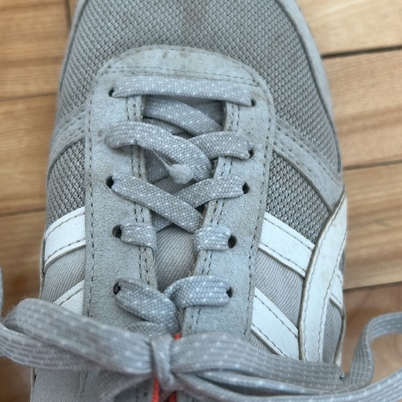 Asics Onitsuka Tiger Ultimate 81 Gray Shoe Sneaker Low Top HN567 Womens 8.5 - Picture 10 of 11